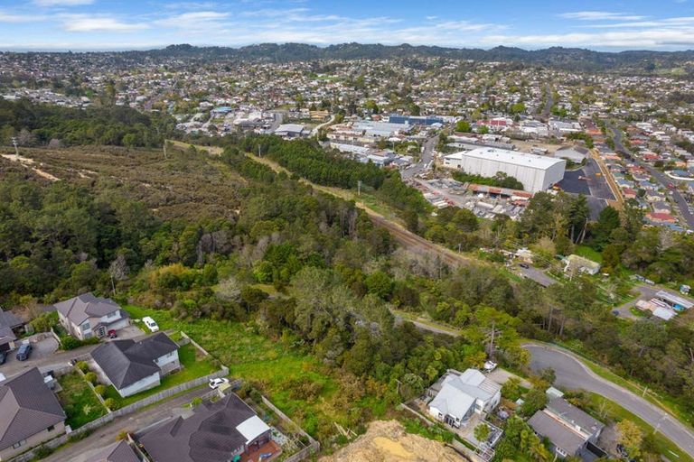 Photo of property in 103 Rangeview Road, Sunnyvale, Auckland, 0612