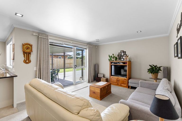 Photo of property in 96 Farringdon Avenue, Rototuna North, Hamilton, 3210