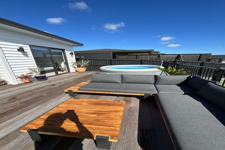 Photo of property in 27 Raymond Grace Avenue, Huapai, Kumeu, 0810