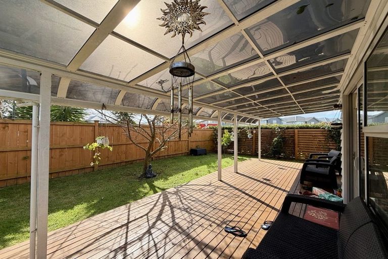 Photo of property in 7 Peat Way, Takanini, 2112