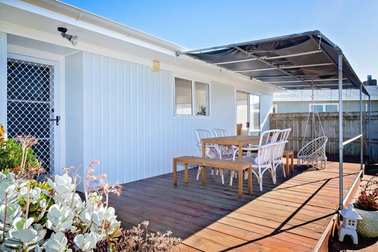 Photo of property in 16 Foster Terrace, Onekawa, Napier, 4110