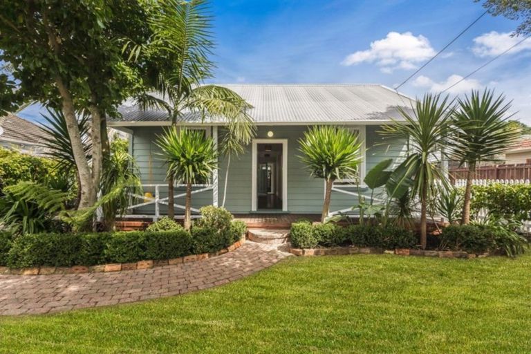 Photo of property in 29 Duke Street, Levin, 5510