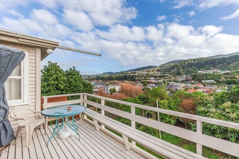 Photo of property in 17 Handyside Street, Tawa, Wellington, 5028