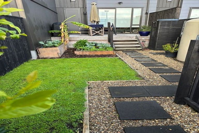 Photo of property in 13/1 Scott Road, Hobsonville, Auckland, 0616