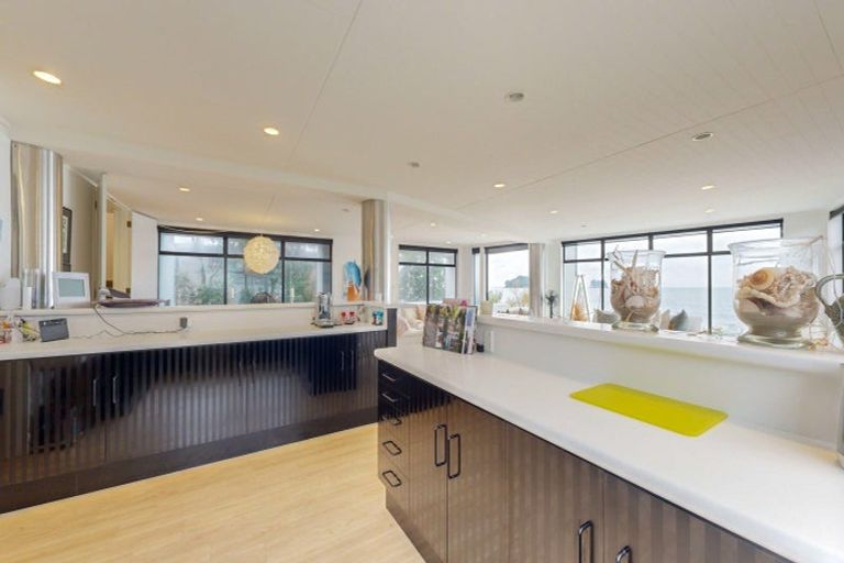 Photo of property in 112 Pohutukawa Crescent, Whangamata, 3620