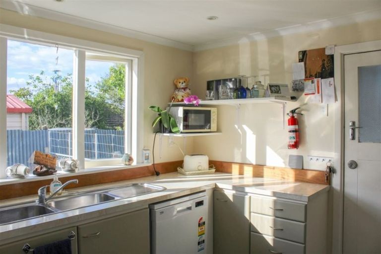Photo of property in 19 Avenue Road, West End, Timaru, 7910