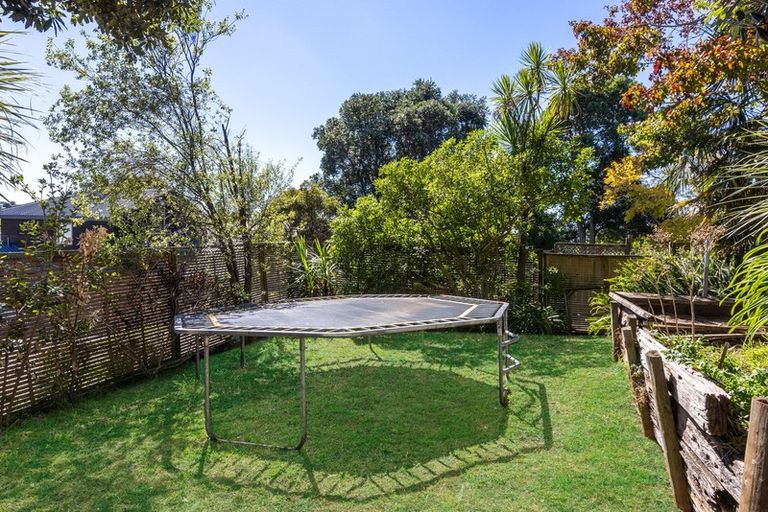 Photo of property in 1/36 Maritime Terrace, Birkenhead, Auckland, 0626