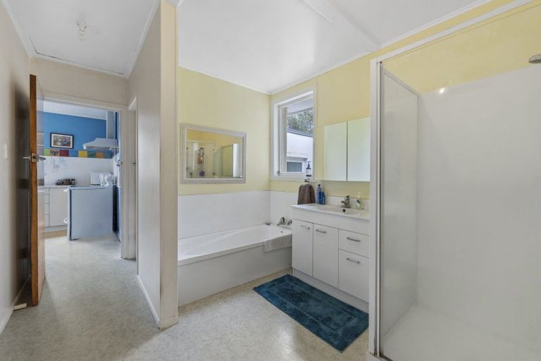 Photo of property in 26 Lee Road, Hannahs Bay, Rotorua, 3010