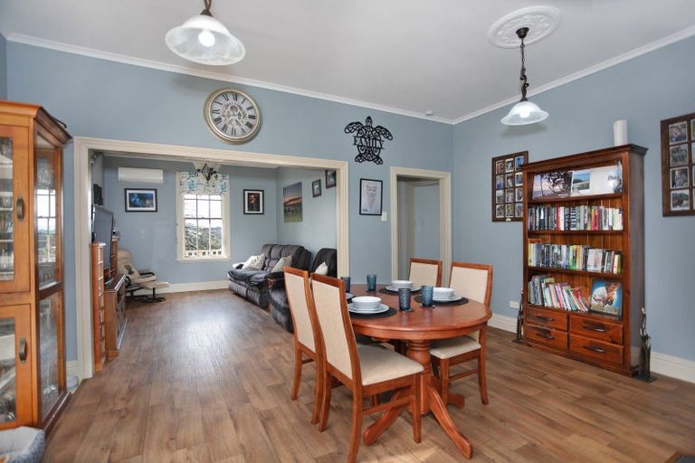 Photo of property in 110 Hastings Street, Halcombe, Feilding, 4779