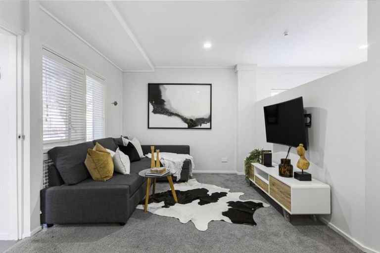 Photo of property in 13 Keldale Place, Forrest Hill, Auckland, 0620