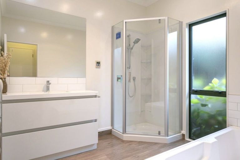 Photo of property in 2/73 Harvey Street, Waipahihi, Taupo, 3330