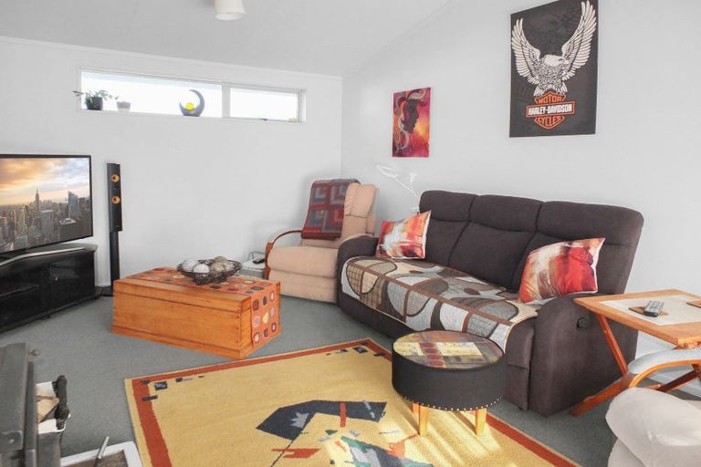 Photo of property in 33a Avenue Road, Foxton, 4814