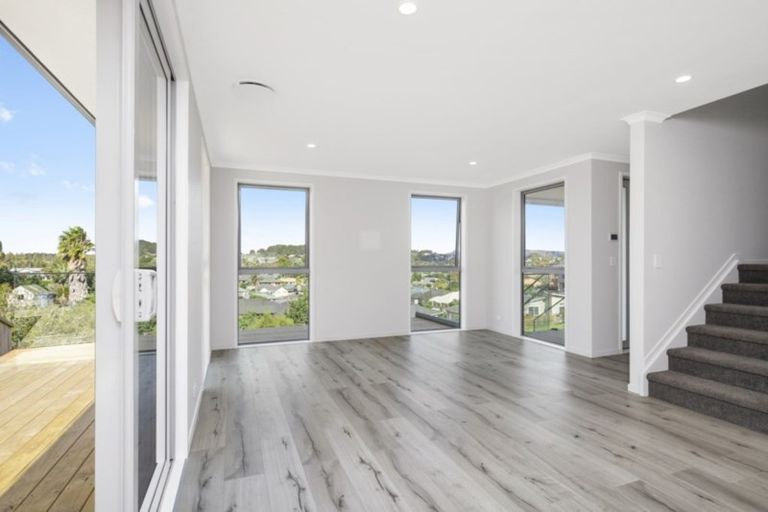 Photo of property in 2 Valley Heights Lane, Pukekohe, 2120