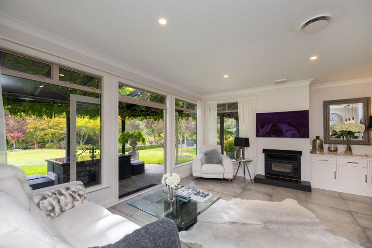 Photo of property in 274 Polson Hill Drive, Aokautere, Palmerston North, 4471