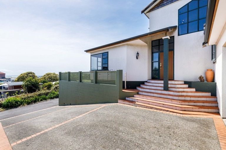 Photo of property in 87 Eliot Street, New Plymouth, 4310