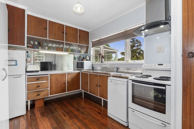 Photo of property in 86 West View Crescent, Onerahi, Whangarei, 0110