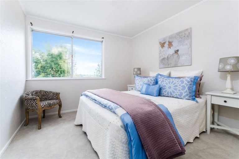 Photo of property in 31 Weatherly Road, Torbay, Auckland, 0630