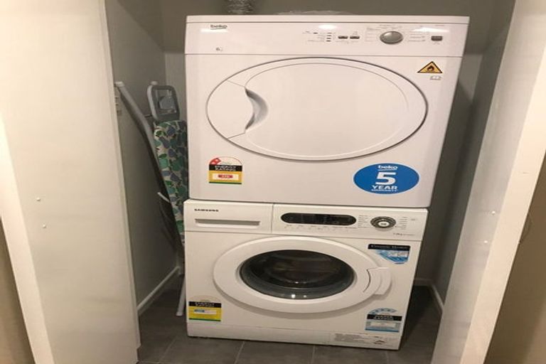 Photo of property in 30 Lyndhurst Road, Tawa, Wellington, 5028