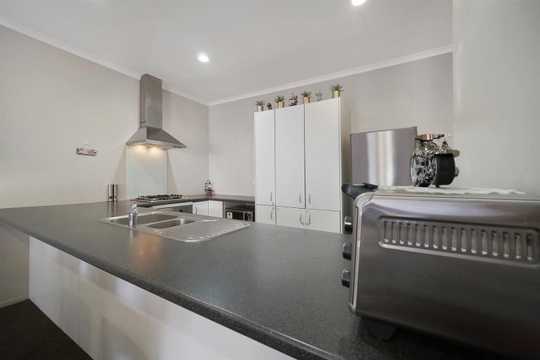 Photo of property in 26 Willow Camp Road, Takanini, 2112