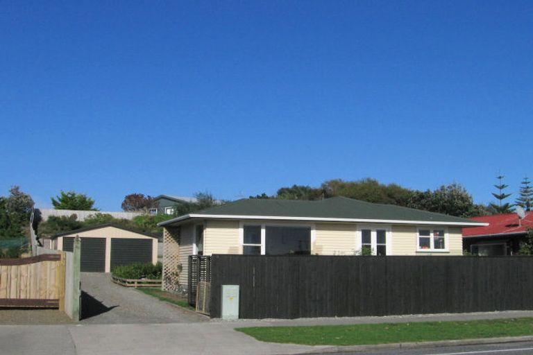 Photo of property in 24 Rutherford Drive, Waikanae Beach, Waikanae, 5036