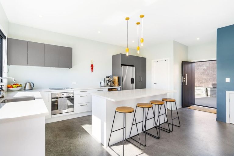 Photo of property in 3a Ward Crescent, Te Atatu Peninsula, Auckland, 0610