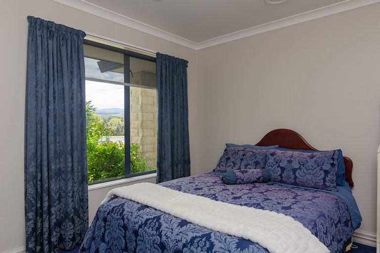 Photo of property in 10 Kenwyn Drive, Carterton, 5713