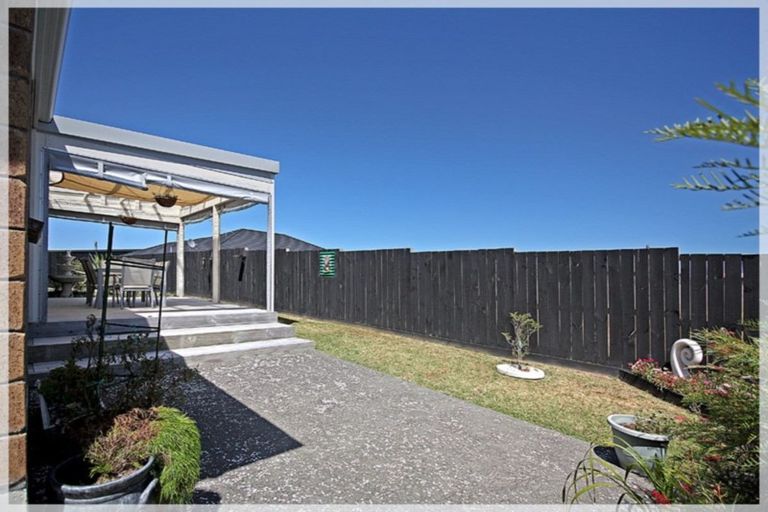 Photo of property in 12 Oxnam Place, Foxton Beach, Foxton, 4815