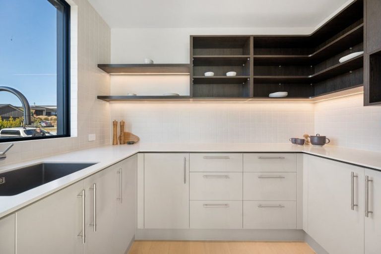 Photo of property in 1 Serpentine Street, Wanaka, 9305