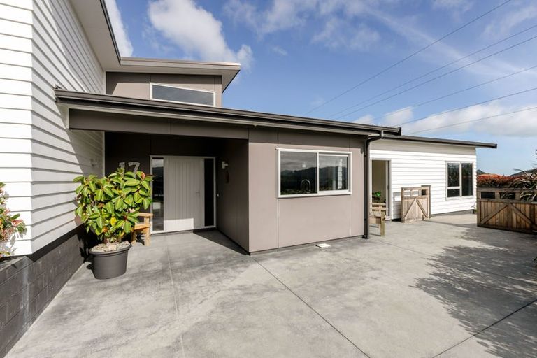 Photo of property in 17 Botany Lane, Whitby, Porirua, 5024
