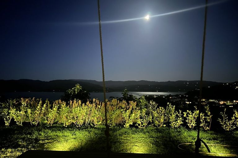 Photo of property in 115 Kahu Road, Paremata, Porirua, 5024