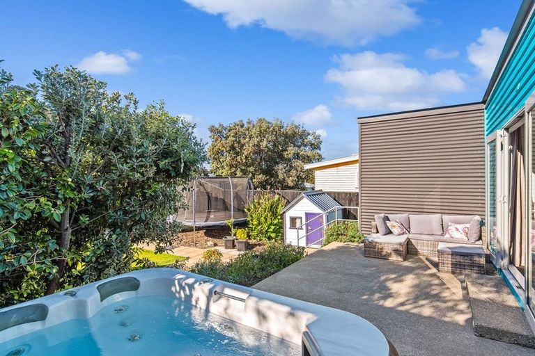 Photo of property in 9 Mahana Road, Paraparaumu Beach, Paraparaumu, 5032