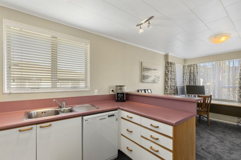 Photo of property in 186 Major Drive, Kelson, Lower Hutt, 5010