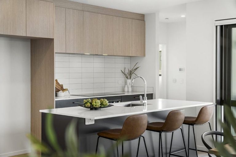 Photo of property in 2 Park Green Avenue, Rosehill, Papakura, 2113