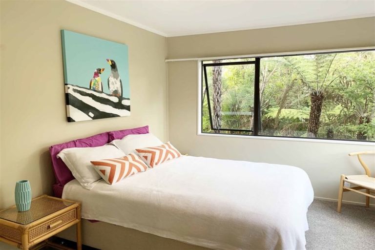 Photo of property in 2/26 Dudding Avenue, Northcote, Auckland, 0627