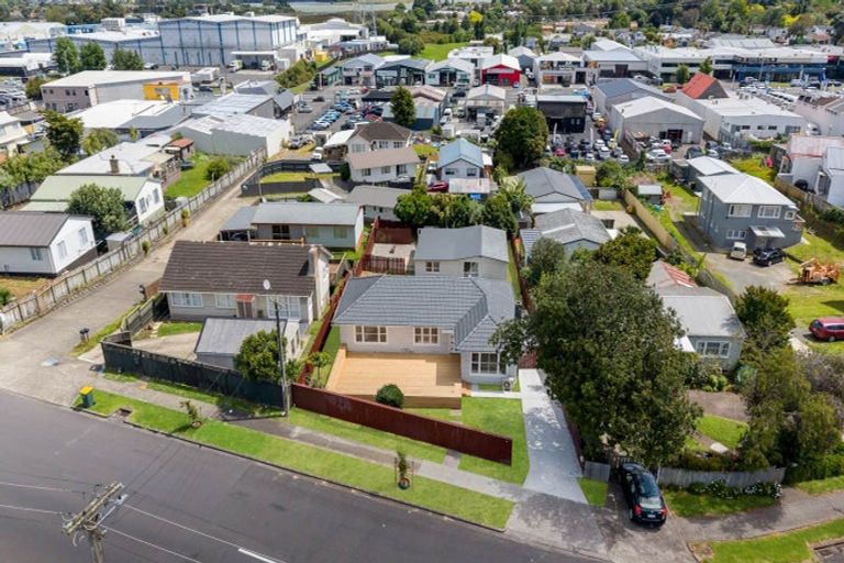 Photo of property in 27 Takanini Road, Takanini, 2112