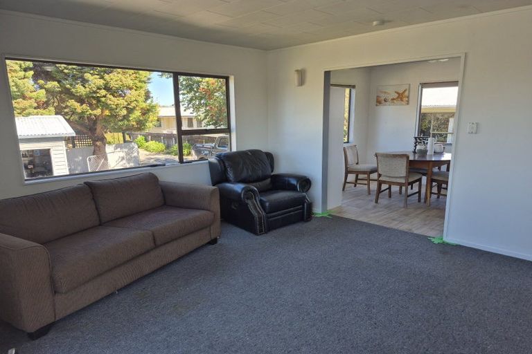 Photo of property in 18 Leeton Drive, Waipukurau, 4200