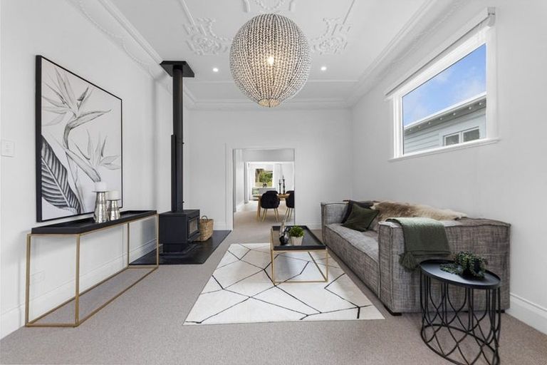 Photo of property in 19 West Avenue, Saint Clair, Dunedin, 9012