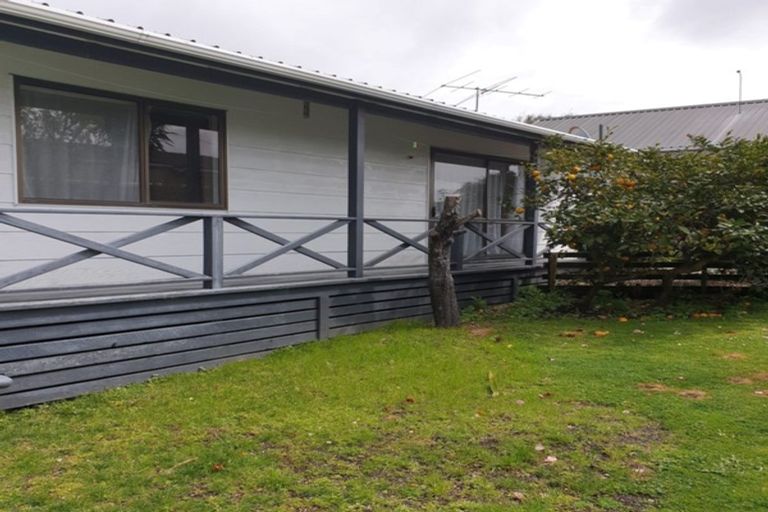 Photo of property in 7b Edgewater Parade, Waiuku, 2123