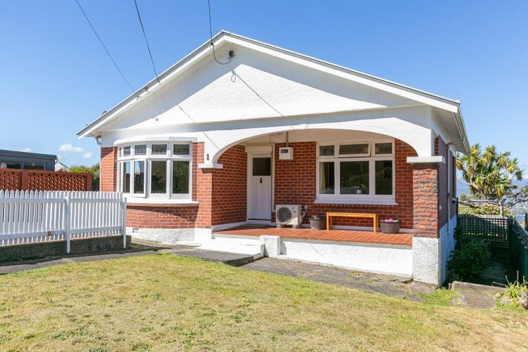 Photo of property in 1 Fortunatus Street, Brooklyn, Wellington, 6021