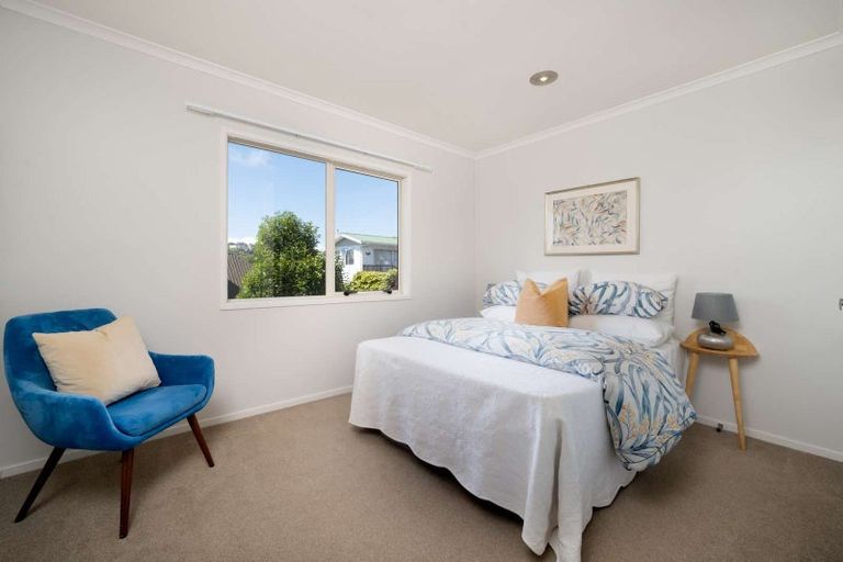 Photo of property in 30a Colmar Road, Mellons Bay, Auckland, 2014