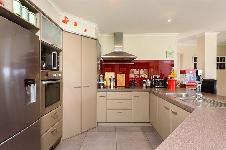 Photo of property in 21 Roger Guy Place, Welcome Bay, Tauranga, 3175