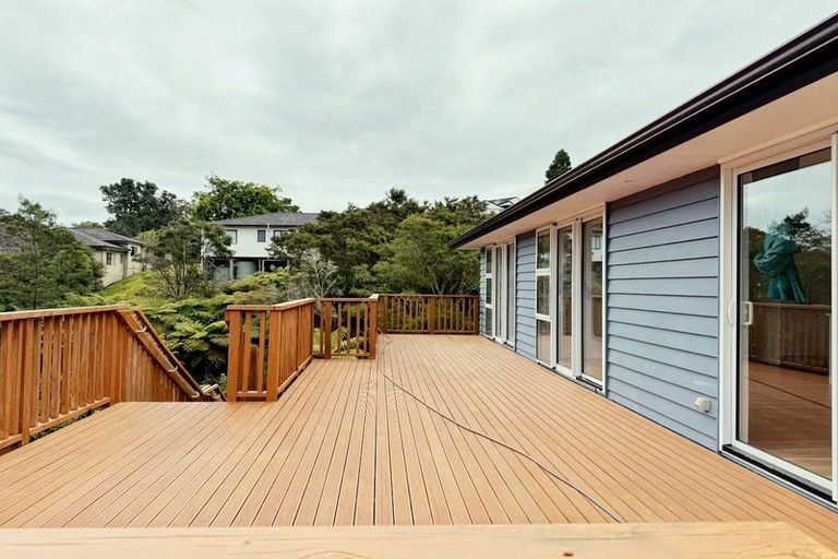 Photo of property in 13 Western Court, Sunnyvale, Auckland, 0612