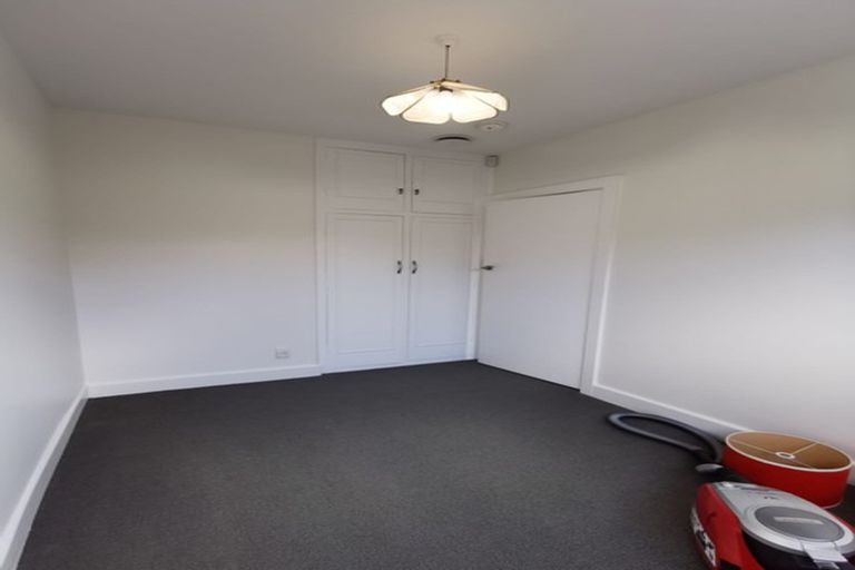 Photo of property in 111 Memorial Avenue, Burnside, Christchurch, 8053