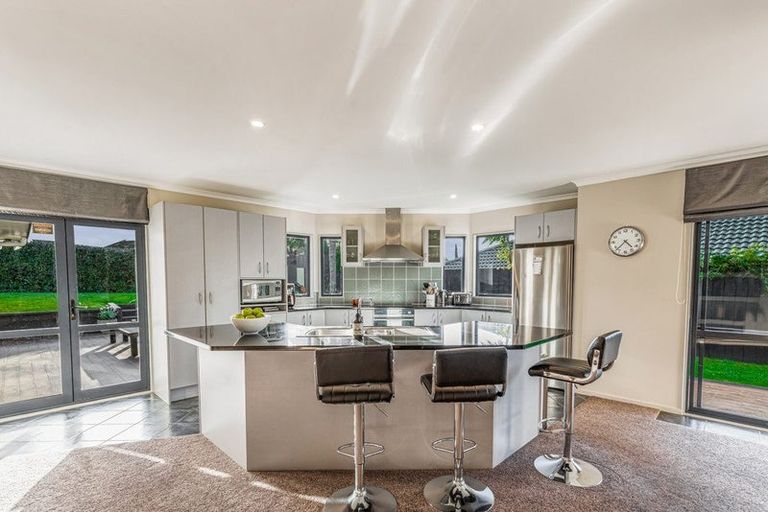 Photo of property in 87 Te Wharau Drive, Greenhithe, Auckland, 0632