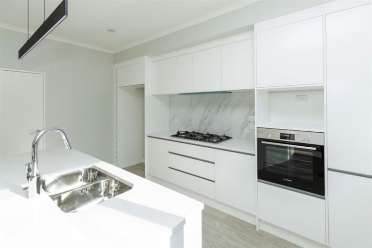 Photo of property in 104 Godfrey Drive, Orewa, 0931