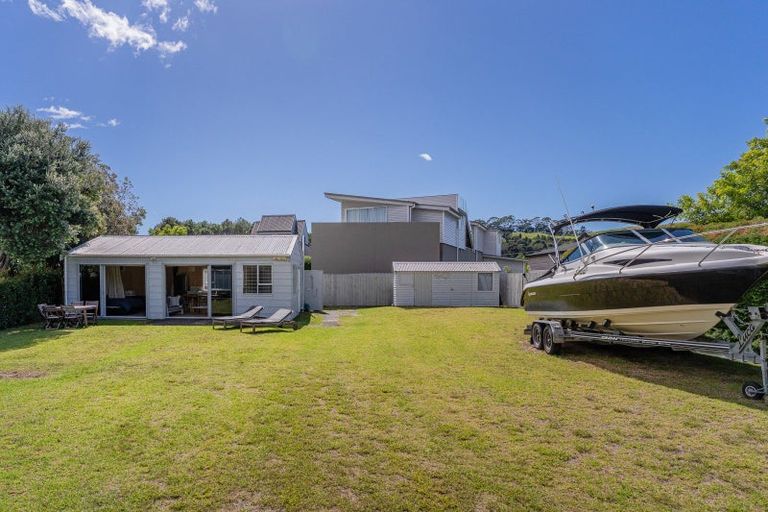 Photo of property in 40 Hardy Place, Cooks Beach, Whitianga, 3591