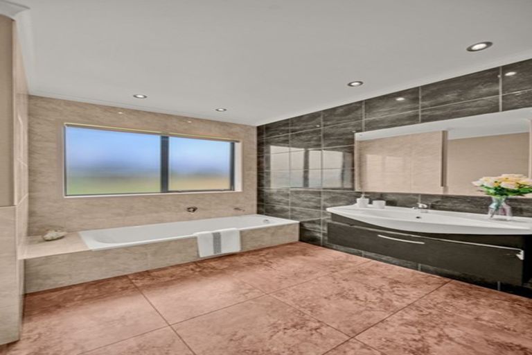 Photo of property in 131 Foster Road, Kumeu, 0891