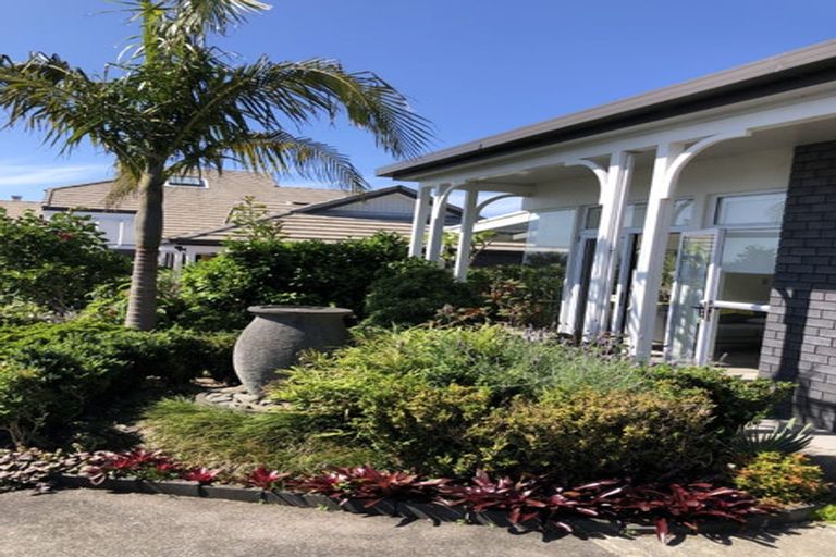 Photo of property in 24 Pacific Parade, Army Bay, Whangaparaoa, 0930