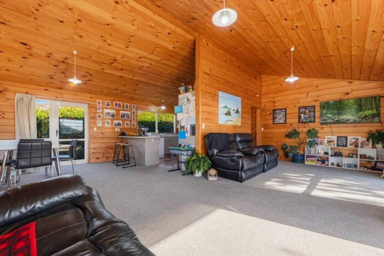 Photo of property in 19 Princess Street, Te Puke, 3119