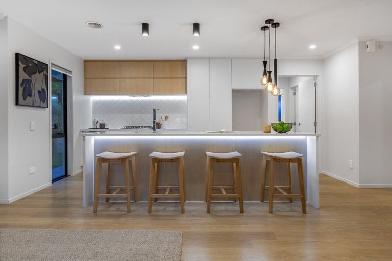 Photo of property in 38 Mooring Close, Whitby, Porirua, 5024